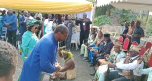 Dialogue social : à Douala le sénateur Manga Zang réclame justice économique pour le Centre-Sud-Est, Mbassa Ndine répond chantier par chantier